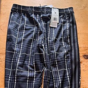 Adidas men’s Trio Tartan plaid zip pockets size medium